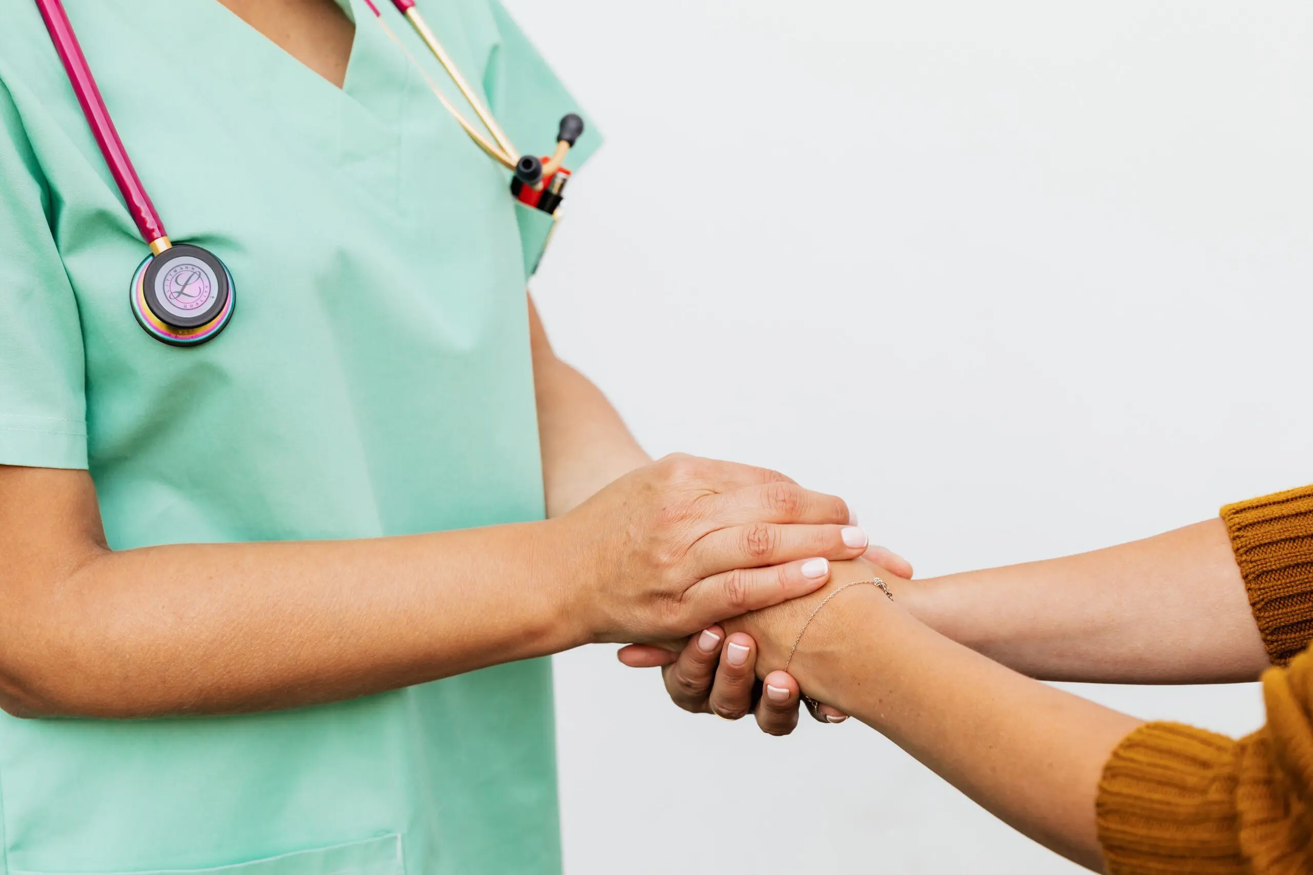 Une main tendue, symbole d'écoute, d'aide et d'accompagnement